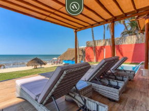 Oceanview 4 BR Condo - Pool - Beach - Terrace